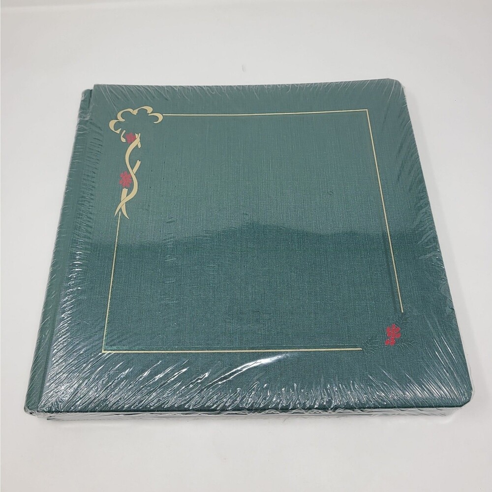 Creative Memories 12x12 Green Holly Christmas Premiere Holiday Album 15 Pges
